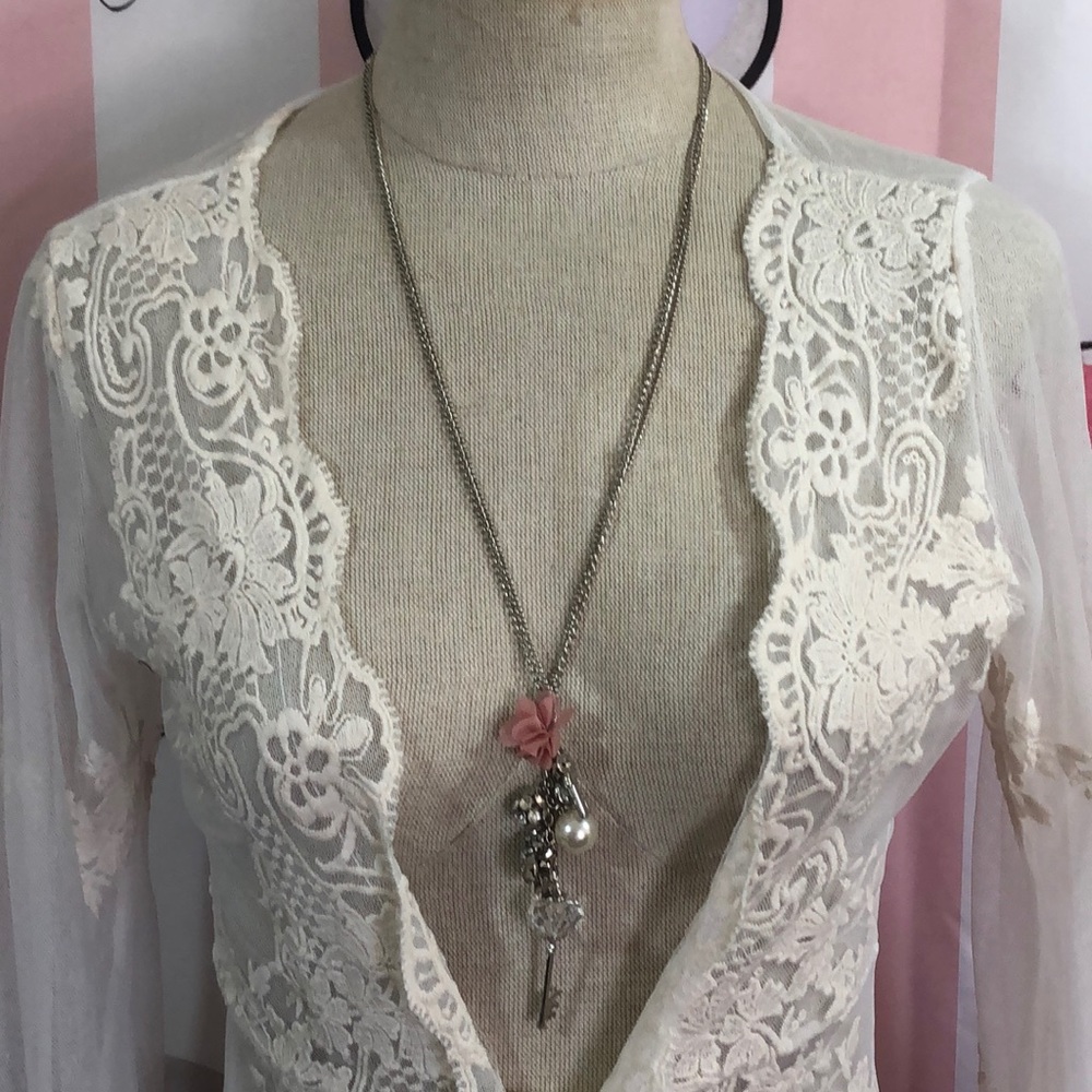 Lot of 5 costume jewelry necklaces